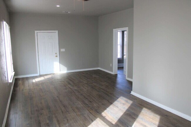 This remodeled charmer is close to Tech and ready for new tenants 7-15-26