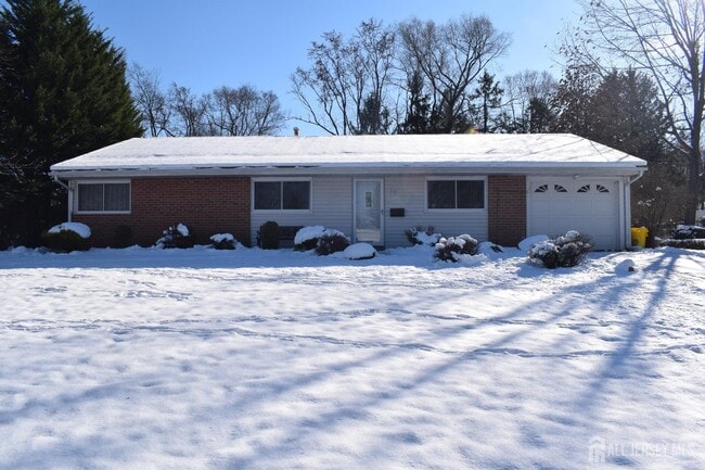 Building Photo - 10 Tyndall Rd