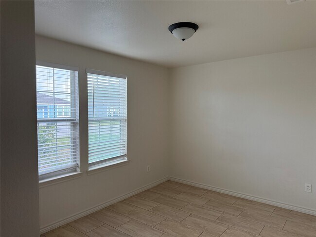 Photo - 2724 Avenue D