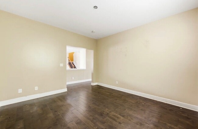 Photo - 2882 Edgewater St SW