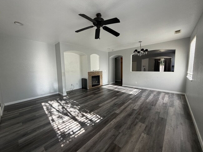 Photo - 3 bed/2 ba house - Yuba City