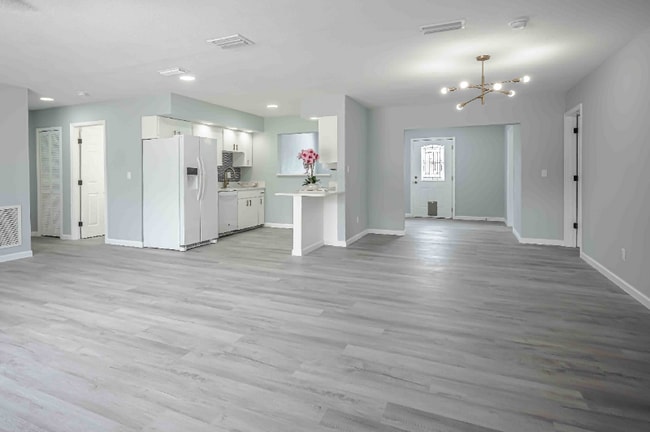 Photo - 5307 17th Ave W
