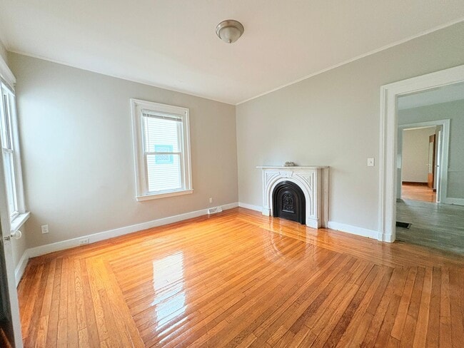 Building Photo - 57 William St Unit 1 Rental