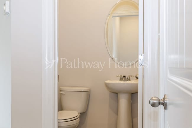 Photo - 2337 Nabali Wy