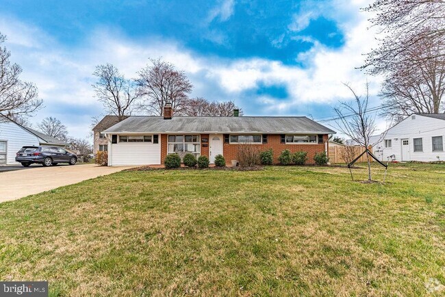 Building Photo - 4801 Apple Tree Dr Rental