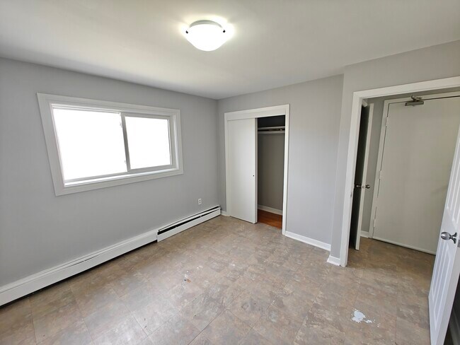 Photo - Refreshed 2 Bed Move In May 1 Unité 0005