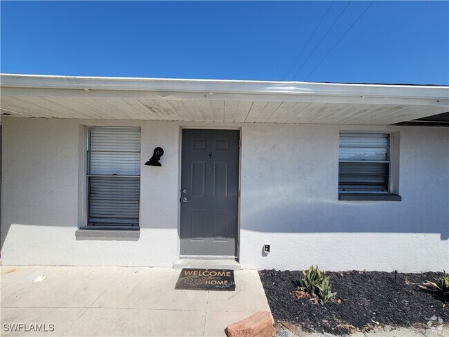 Building Photo - 1904 Santa Barbara Blvd Unit 4 Rental