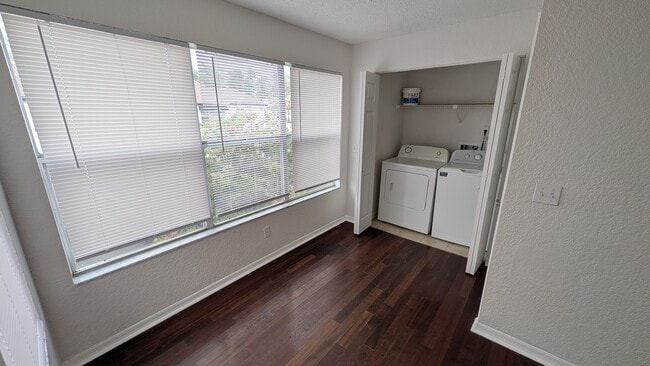 Photo - 5168 Conroy Rd