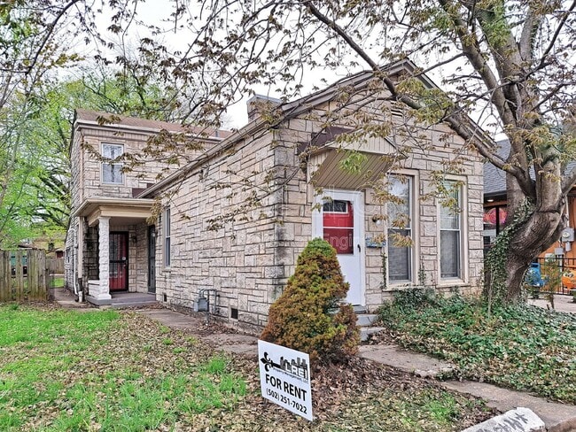 Building Photo - 1014 Goss Ave