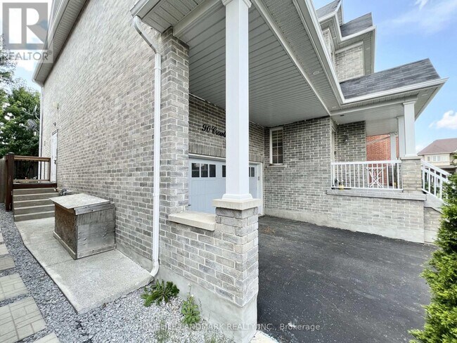 Photo - 90 Crowther Dr