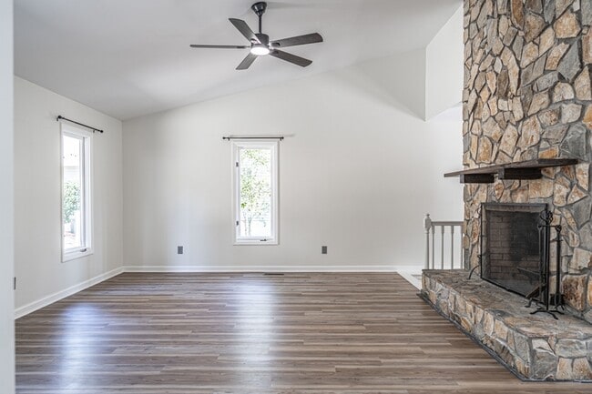 Photo - 980 Monticello Dr