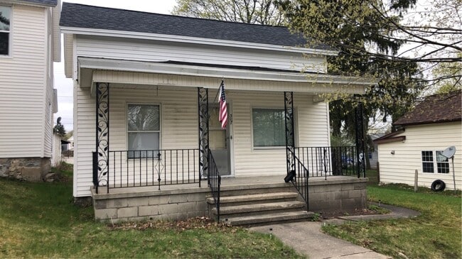 Building Photo - 307 N Warren Ave