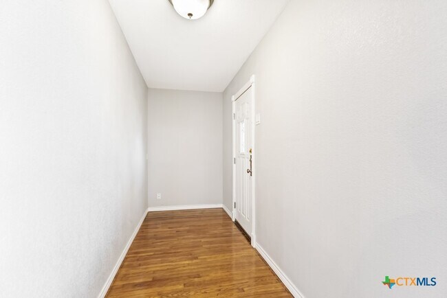 Photo - 704 Curtiss Ave