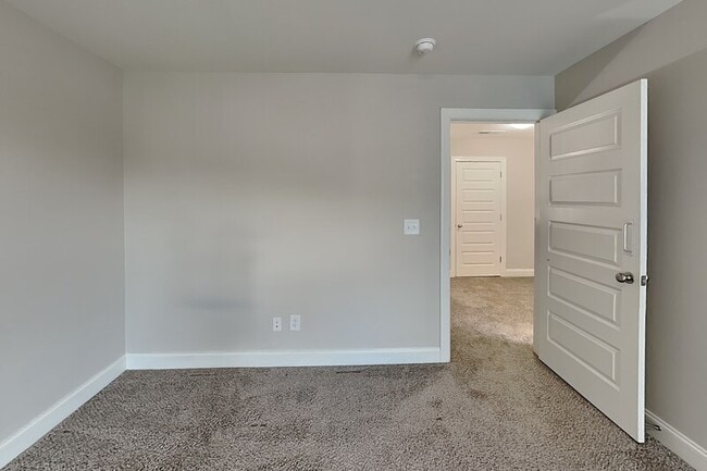 Photo - 1121 Camellia Ridge Dr