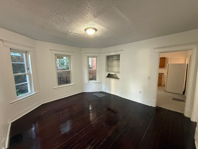 Building Photo - 122-124 Shultas Pl Unit 122 Shultas Pl First Floor