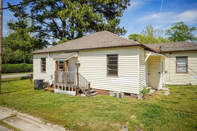 Photo - S Mckay Ave- Duplex Unit 909 S Mckay