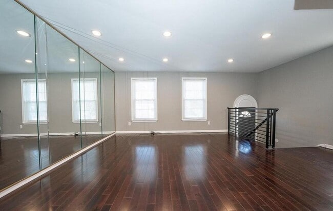 7608 Dicks Ave