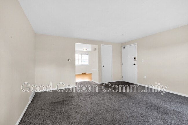 Photo - 298 Joe McCarthy Dr Unit 3