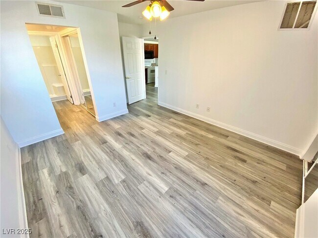 Photo - 5154 S Jones Blvd Unit 201