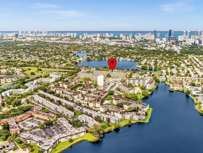 Building Photo - 1780 NE 191st St Unit 204-2