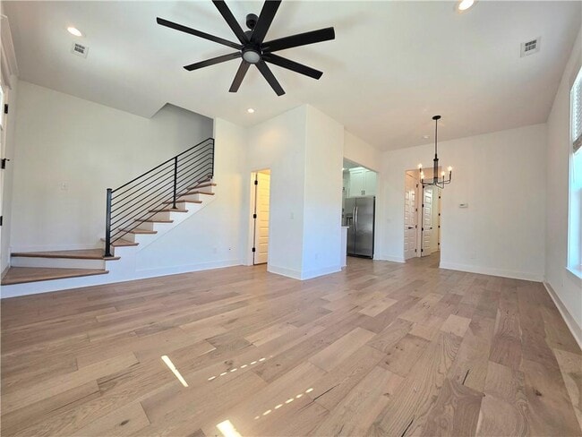 Photo - 5390 Crescent St