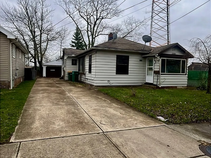 Photo - 5733 Longwood Ave