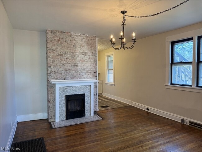 Photo - 110 S 8th St