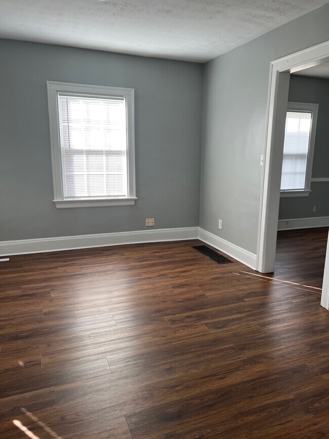 Photo - 929 N Nelson Rd