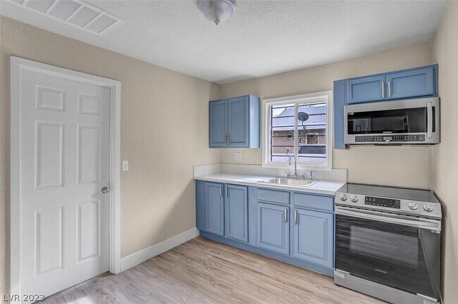 Photo - 1815 Stanford St