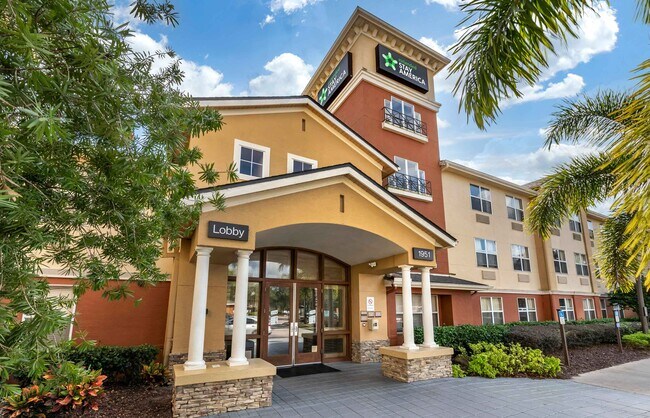 Furnished Studio-Orlando - Maitland - Summit Tower Blvd