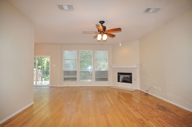 Photo - 6866 Amberdale Dr