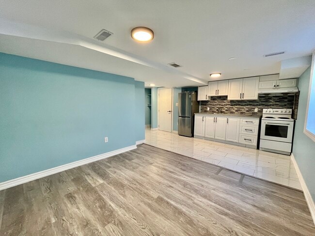 Building Photo - 1 BED - 1 BATH - OSHAWA - BASEMENT Unit 2