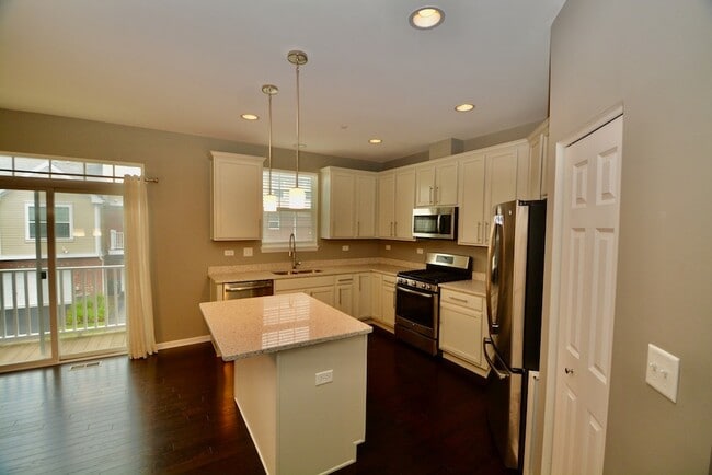 Photo - 2953 Madison Dr