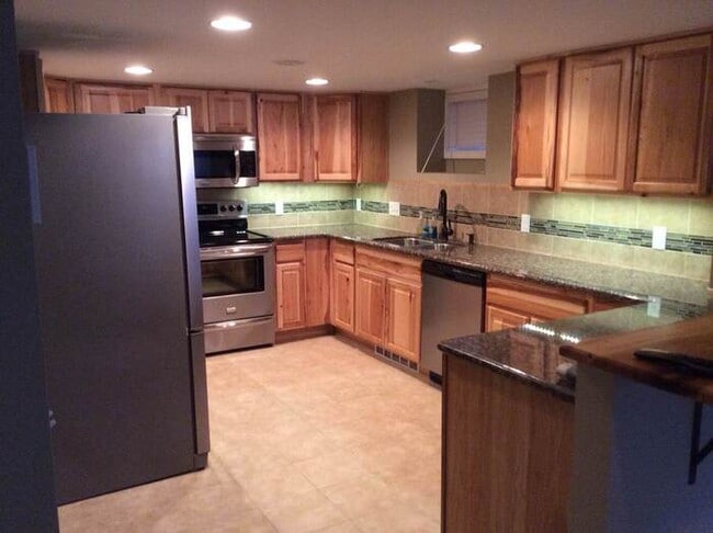 Building Photo - Beautifully Remodeled 1 Bedroom / 1 Bath Unit in the Heart of Old Town Fort Collins! Water/Sewer ...