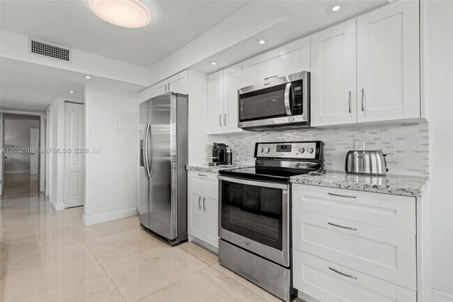 Photo - 2017 S Ocean Dr Unit 2 Bedroom Condo for Rent