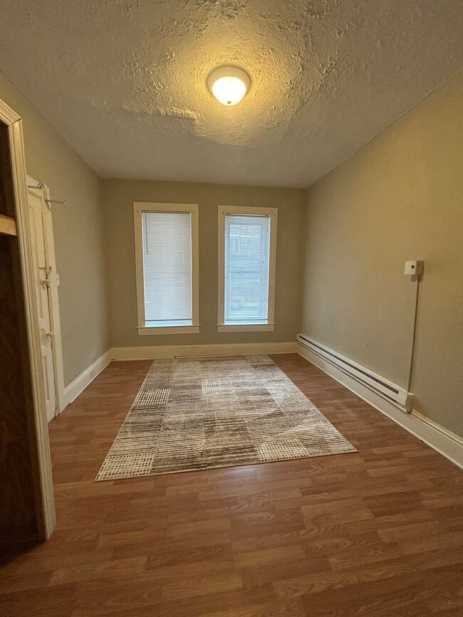 Photo - 654 W King St Unidad Apartment 1