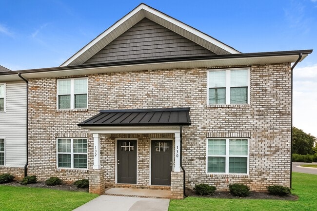 Photo - 132 Rowan St