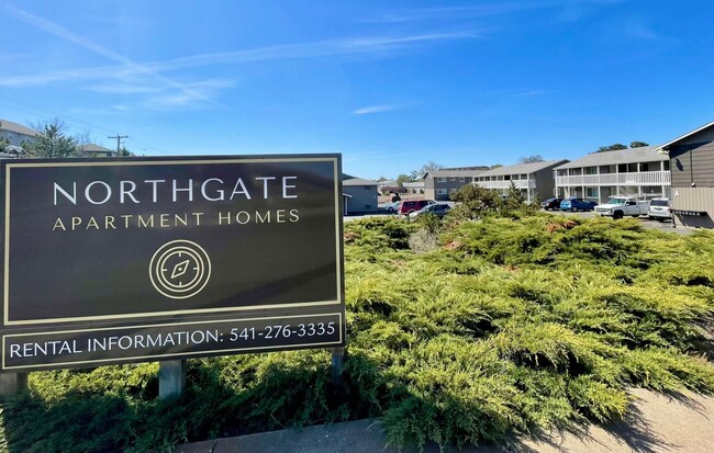 Building Photo - Convenient Location and Comfortable Living Unit C3 Rental