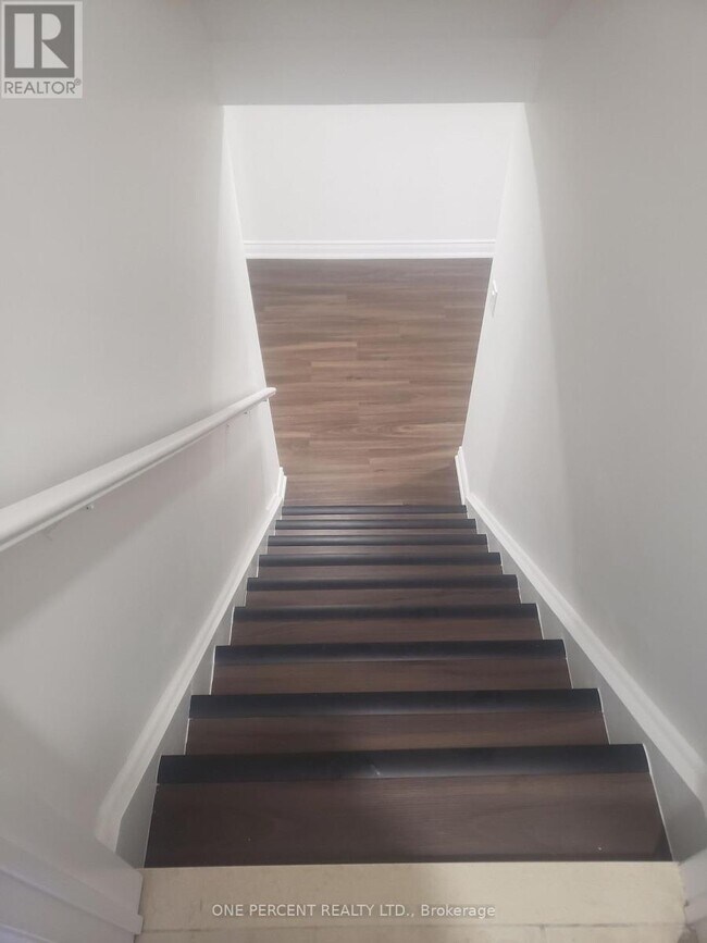 Photo - 1445 Cordick St