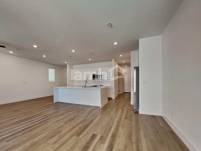 Photo - 5834 Astapor St