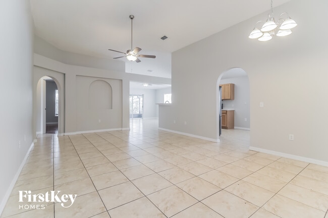 Photo - 253 McKay Blvd