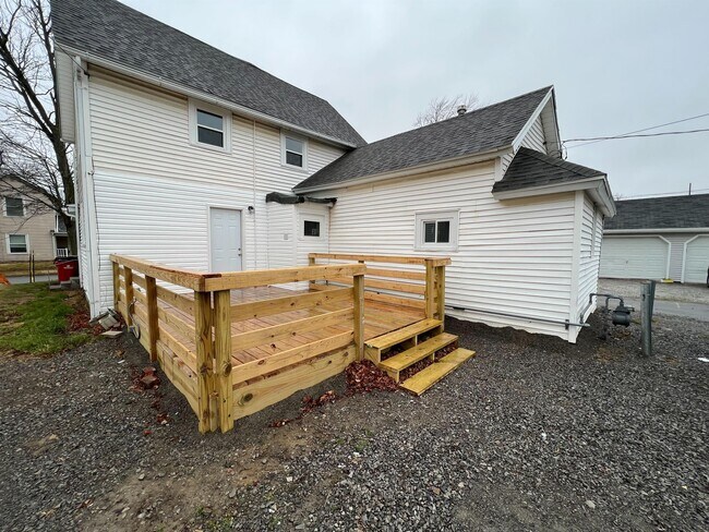 Photo - 210 N Gilbert St