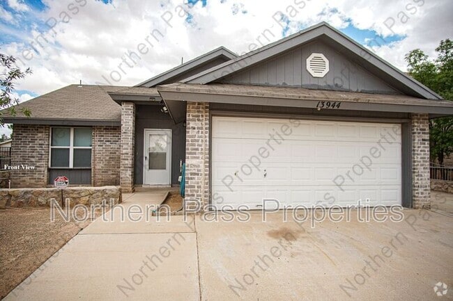 Building Photo - 13944 Roslyn Dr Rental