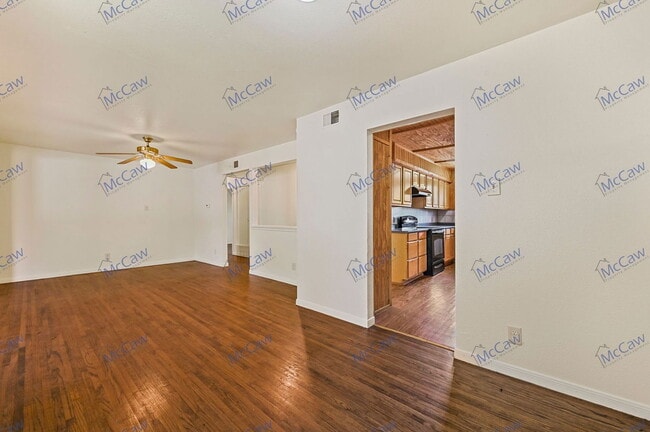 Photo - 2704 Highwood Dr