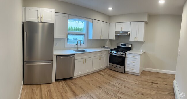 Building Photo - 32 Almond St Unit 2 bedroom duplex Rental