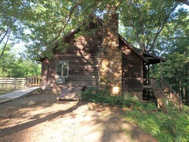 Photo - Unique 3 Bed 2 Bath Cabin In The Heart of Columbia!