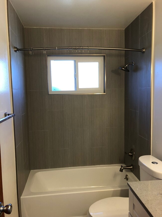 Photo - 72 Kim Louise Dr