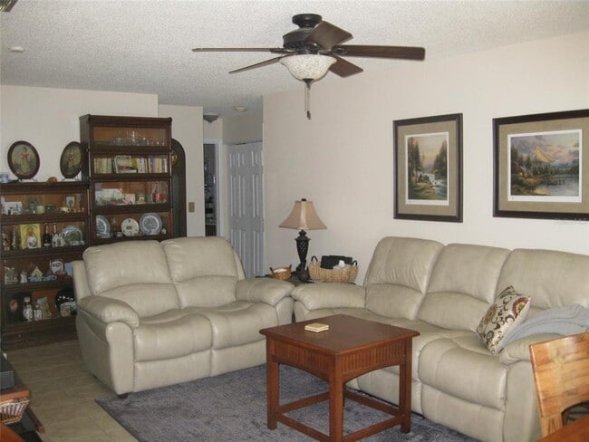 Photo - 2010 Santiago Way S