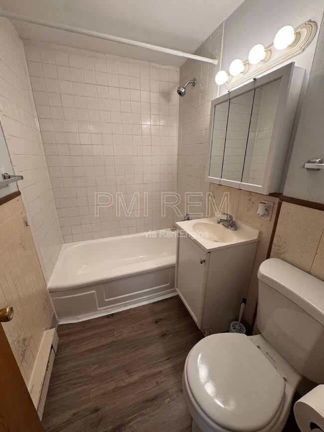 Photo - 316 13th St NE