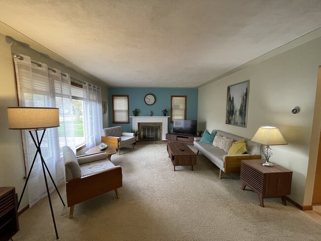 Photo - 644 3 Mile Rd NE